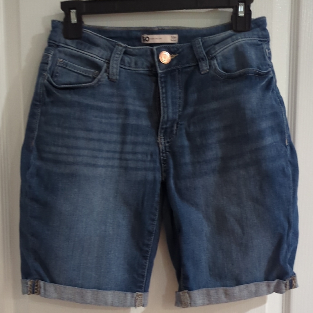 SO Women's Medium Blue Rolled-Hem Jean Shorts